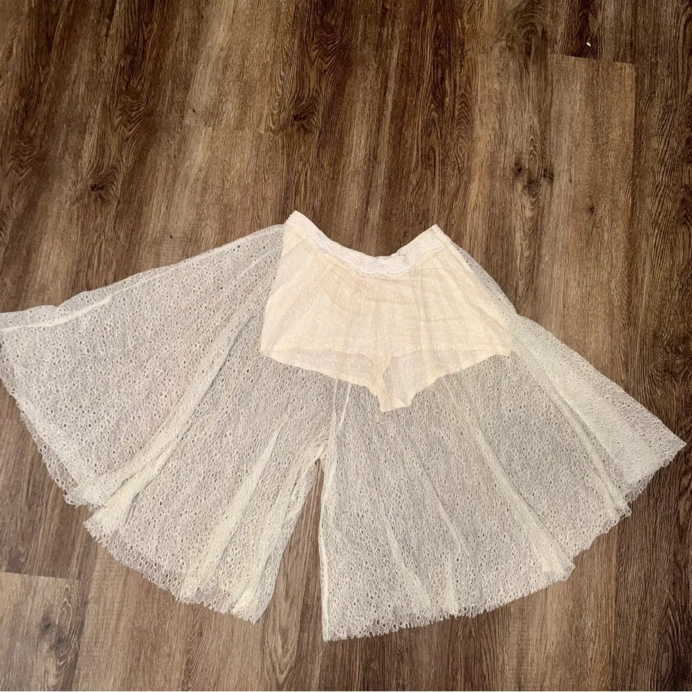 Free People Cream Lace High Waist Hot Shorts Sheer Skirt Size 4 Culottes - Picture 6 of 8